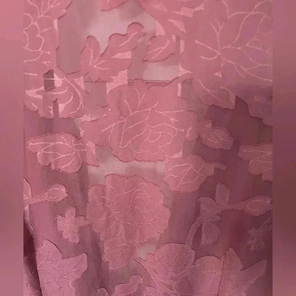 Revolve WAYF Flocked Wrap Dress In Deco Rose Embroidered Size XS - Picture 5 of 6